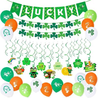 China Party Decoration St. Patrick's Day Clover Banner Lucky Garland Green Balloon Hanging Props for sale