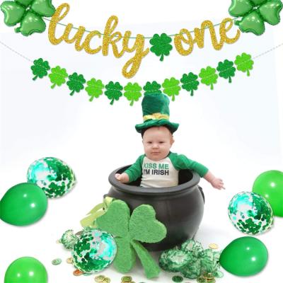 China Party Decoration St. Patrick's Day Party Decoration Kit Garland Cake Topper Decorated with Green Clover Party Balloon for sale