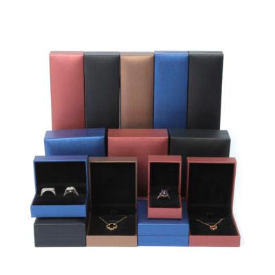 China Luxury ring logo ring box bracelet/bracelet/pendant/necklace jewelry packaging custom gift box luxury paper box for sale