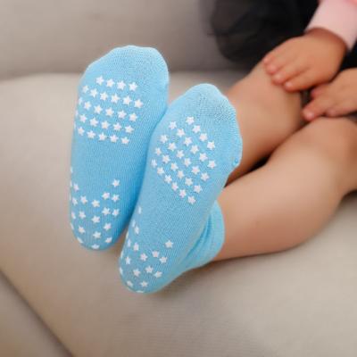 China Fashionable Knitting Slip Resistant Socks  , Jacquard Logo Non Slip Dance Socks for sale