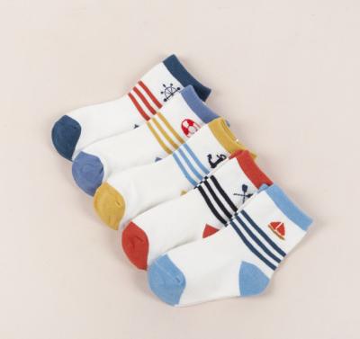 China Calcetines coloridos del muchacho del tubo de los niños de Cotton Kids del logotipo de la historieta de los calcetines de los niños lindos hermosos en venta