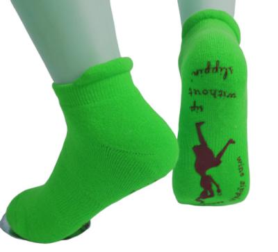 Chine Les anti chaussettes durables de yoga de glissement avec la chaussette de yoga saisissent des chaussettes pour Pilates/barre à vendre