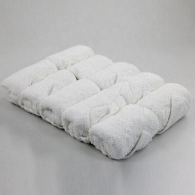 China Cleaning Individually Wrapped Refreshing Wet Cotton Towel Roll Te koop