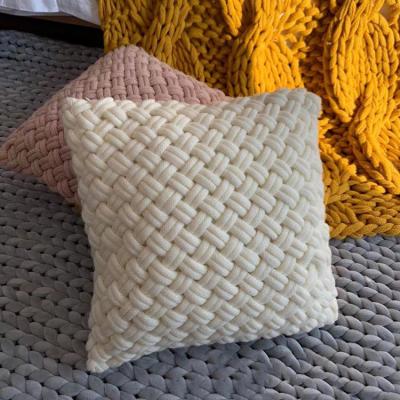 China Modern Living Room Decor Living Room Handmade Giant Braided Chunky Knitted Yarn Cushion Covers for sale