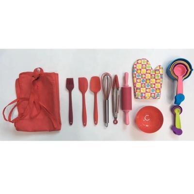 China 2021 Sustainable Kitchen Bakeware Set Funny Silicone Kids Baking Set for sale