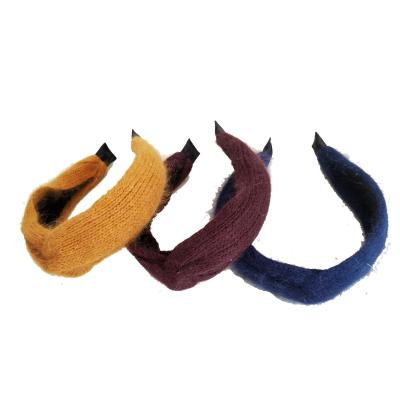 China Fashionable Elastic Hair Band New Women Fashion Hair Accessories Winter Solid Color Warm Faux Fur Headband for sale