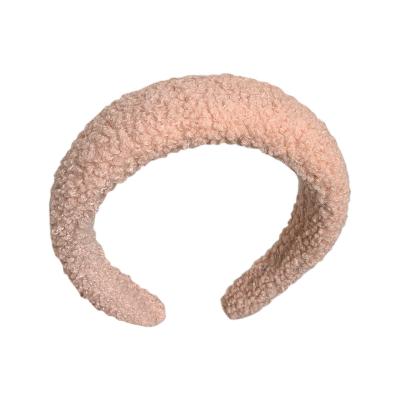 China New Fashionable Wide Thick Imitation Fur Teddy Bear Elastic Hair Band New Style Edge Hair Band Winter Autumn Headbands For Women for sale