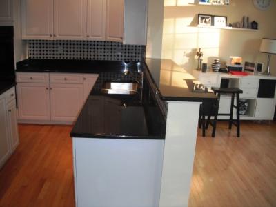 China Engineered Granite Tile Kitchen Countertops , Dark Granite Veneer Countertops for sale