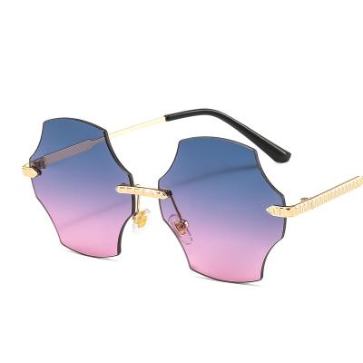 China Fashion Sunglasses 2022 Vintage Unisex Men Women Sun Glasses UV400 Frame Metal Gradient Trendy Sunglasses Wholesale for sale