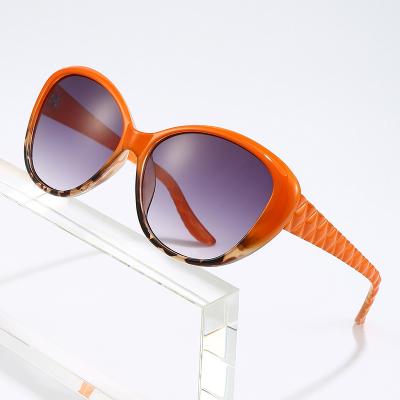 China New Retro Fashion Sunglasses Travel Style Sun Glass Frame Classic Glasses Women Outdoor Big Sunglasses Wholesale for sale