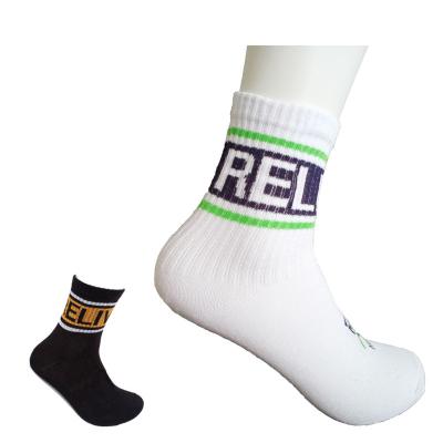 China High Quality Sporty Custom Logo Men And Woman Cotton Fashion Socks for sale