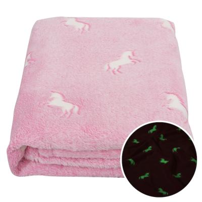 China Unicorn Pattern Cartoon Printed Kids PORTABLE Pink Blanket for Children, New Design All Seasons Glow in Dark Throw Blanket for sale