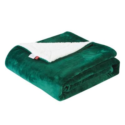 China PORTABLE Double Sided Super Soft Luxurious Plush Blanket Throw , Green Sherpa Fleece Throw Sherpa Throw Warm Blanket Blanket for sale