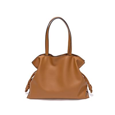 China Fashion New Arrival Soft Fashion Genuine Leather Women Handbag Lucky Pocket Pleated String Women Lash Shoulder Bag for sale