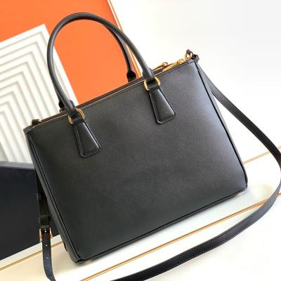 China Fashion 2023 Genuine Leather Lady Luxury Tote Bag Designer Handbags Famous Brands for sale