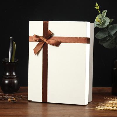 China Recyclable Custom Folding Boxes Perfume Lids Luxury Clothing Ad Mailing Gift Box for sale