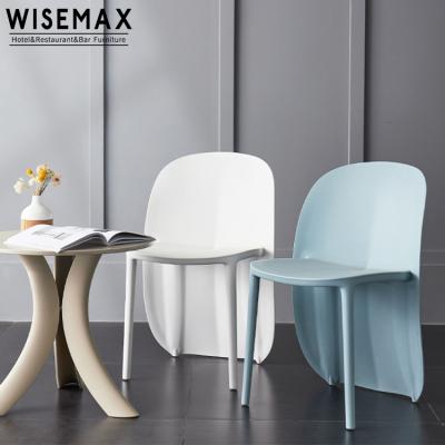 China Modern Lightweight Plastic Dining Chair For Cafe Shop Restaurant Chair Colorful Outdoor PP Chair For Cake Juice Shop for sale