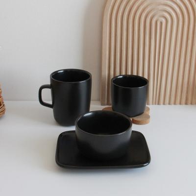 China Viable Color Gloss Ceramic Dinner Set Restaurant Matte Black Stoneware Plate Bowl Mug Tableware for sale