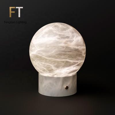 China Simple Modern Simple Marble Style Modern Simple Style Marble Head Lamp Bar Bed Bedroom Decorative Lamp Desk Lamp for sale