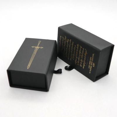 China Recycled Luxury Black Materials Closing Custom Magnetic Gift Boxes Flap Lid Packaging Large Cardboard Magnetic Gift Box With Magnetic Lid for sale