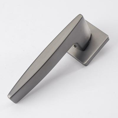 China Hotel Modern Solid Brass Home Security Lever Lock Manufacturer Interior Gold Door Handles for sale