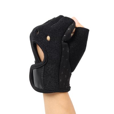 China Molinice Logo Winter Sport Breathable Custom Glove Driving Bike Fingerless Weightlifting Motor Fight Gloves Breathable for sale