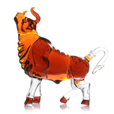 China Chinese Wholesale Chinese Zodiac High Temperature Resistance Borosilicate Glass Custom Made High Head Up Cow Shaped Art Glass Animal Wine Decanter for sale