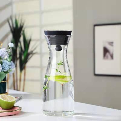 China Sustainable Hot/Cold Water Jug With 304 Lid Beverage Carafe Glass Water, Juice And Iced Tea Pitcher for sale