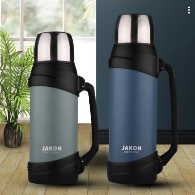 China 2021 new style 2/2.5L portable brief double travel jar stainless steel BPA free wall insulated vacuum flask for sale