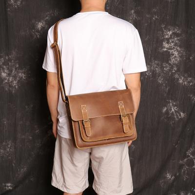 China Vintage Retro British Custom Made Cross Shoulder Bags Men - Body Bag Large Capacity Leather Messenger Bag for sale