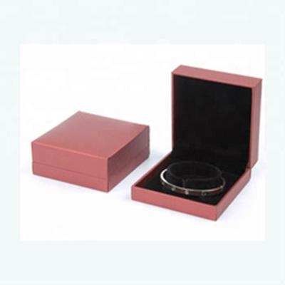 China Handmade Custom Luxury Velvet Package Jewelry Gift Box With Foam Insert for sale