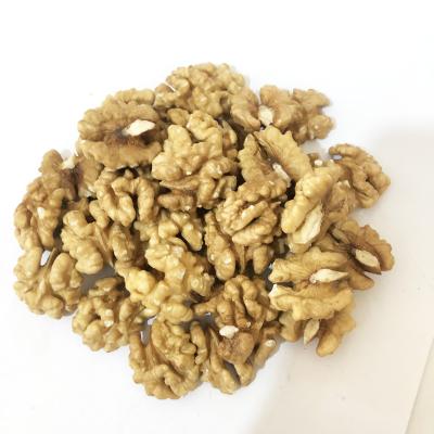 China Factory Supply Top Grade Xinjiang Fruit Dry Dry Paper Peeled 185 Light Walnut Kernels Halves For Sale for sale