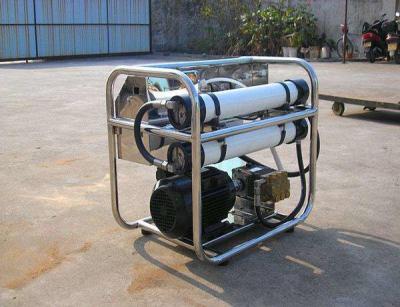 China 0.5 - 2 Ton Per Hour Capacity Seawater Desalination Machine For Seaside Restaurant for sale