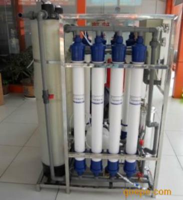 China 300BPH Capacity RO Mineral Water Plant Machine 304 Stainless Steel Material for sale