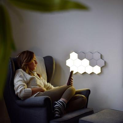 China Wholesale Novel DIY Honeycomb LED Quantum Light Touch Night Lamp Modular Hexagonal Wall lamp for sale