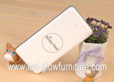 China Universal 8000mAh Qi Dual usb portable power bank for all mobiles devices for sale