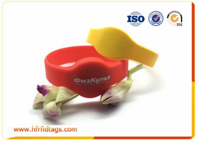 China 125khz Resuable Rfid Silicone Wristbands Waterproof For Swiming Pool Management for sale