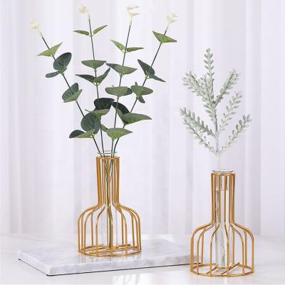 China Wedding Christmas Indoor Living Room Hot Sale Wedding Office Centerpieces and Table Decorations Wrought Iron Geometric Vase for sale