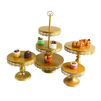 China Candlestick Ornaments Dessert Table Decorations Cake Stand For Wedding Party White European Style Or Gold Metal Cake Dessert Table Set for sale