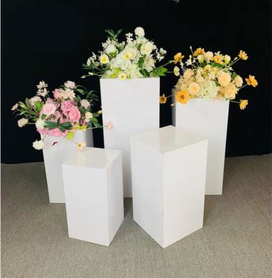 China Road Guide Flower Stand Factory Price Letter Stands Crystal Acrylic For Banquet Event Party Wedding Cake Gold Tables Dessert Table Decorations for sale