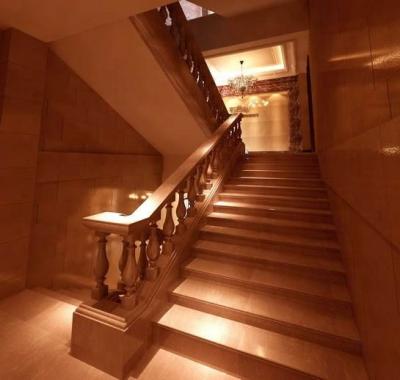 China Modern wooden straight staircase, staircase, solid wood staircase for sale