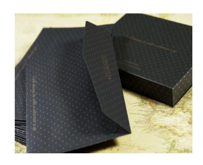 China Luxury European High Quality Custom Printed Spot 160g Black Cardboard Envelope Business Envelope For Business for sale