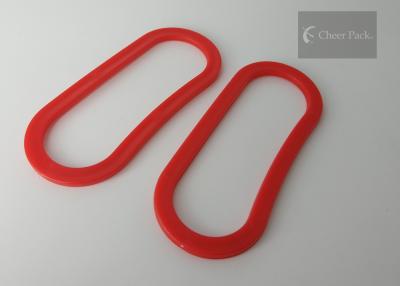 Cina Il sacchetto della spesa di colore rosso porta la maniglia, maniglie della plastica per la larghezza delle borse 3.5cm in vendita