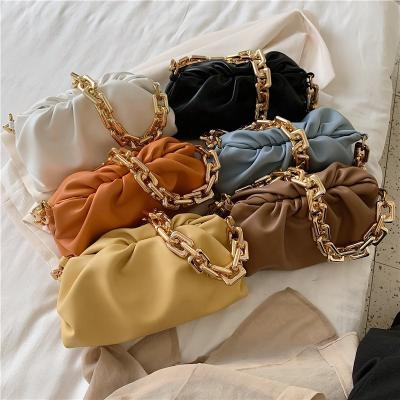 China 2021 New Design Sling Waterproof Main Ladies Hand Clutch Pleated Women Shoulder Cloud Bag Fashion Handbags With Gold Chain for sale