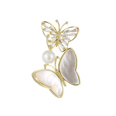 China Small Butterfly Brooches Shell Zircon Pearl Insect Crystal Korean Latest Elegance Women Corsage Pin for sale