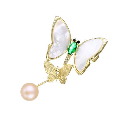 China High Quality Butterfly Copper Brooches Fashion Nature Hijab Luxury Shell Pearl Brooch Lady's Gift Butterfly Accessories Safe Pin for sale