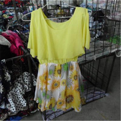 China Fashion Container Bulk Kilogram Used Clothes In Bales Price for sale