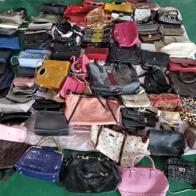 China All Fashion Design Second Hand Clothing Used Ladies Handbags for sale