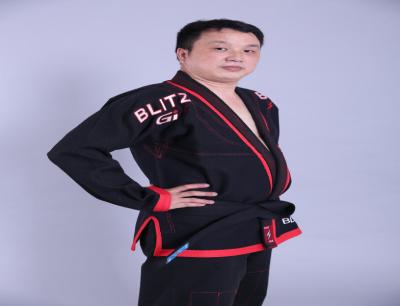 China Kundengebundene Kampfkünste statten brasilianische jiu jitsu Kimonos vorgekrimptes 100% aus zu verkaufen