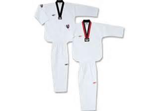 China Comfortable Unisex WTF Taekwondo Uniform with Logo Printed for sale